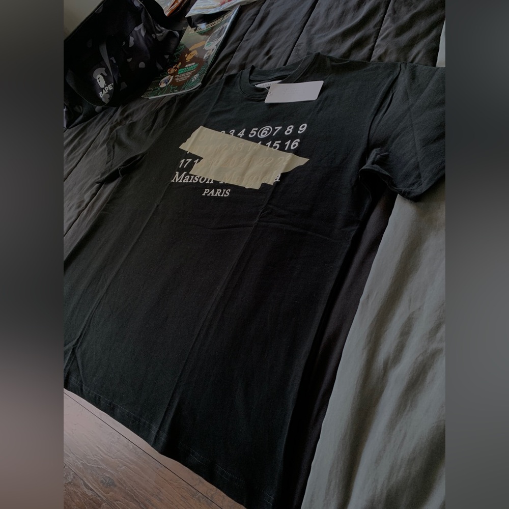 MAISON MARGIELA MM6 CALENDARS TEE